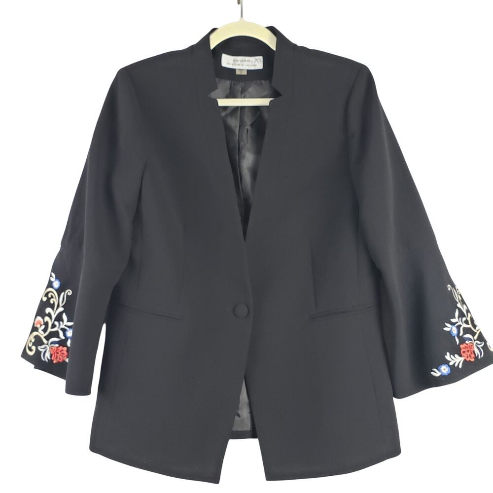 Tahari Women's 10 Floral Embroidered Bell‎ Sleeve Blazer Jacket Black Artsy Work